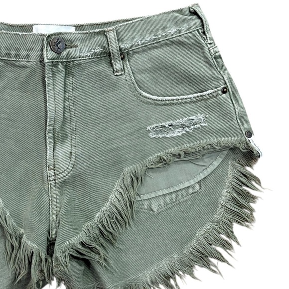 ONE TEASPOON Rollers Jean Shorts Distressed Frayed Hem Cheeky Olive Geen Size 29 - Picture 7 of 8